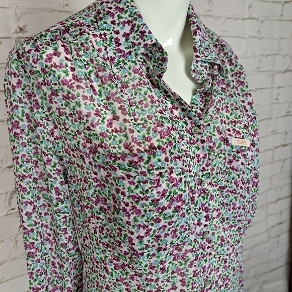 GUESS Los Angeles Floral Button down Shirt - Picture 2 of 10
